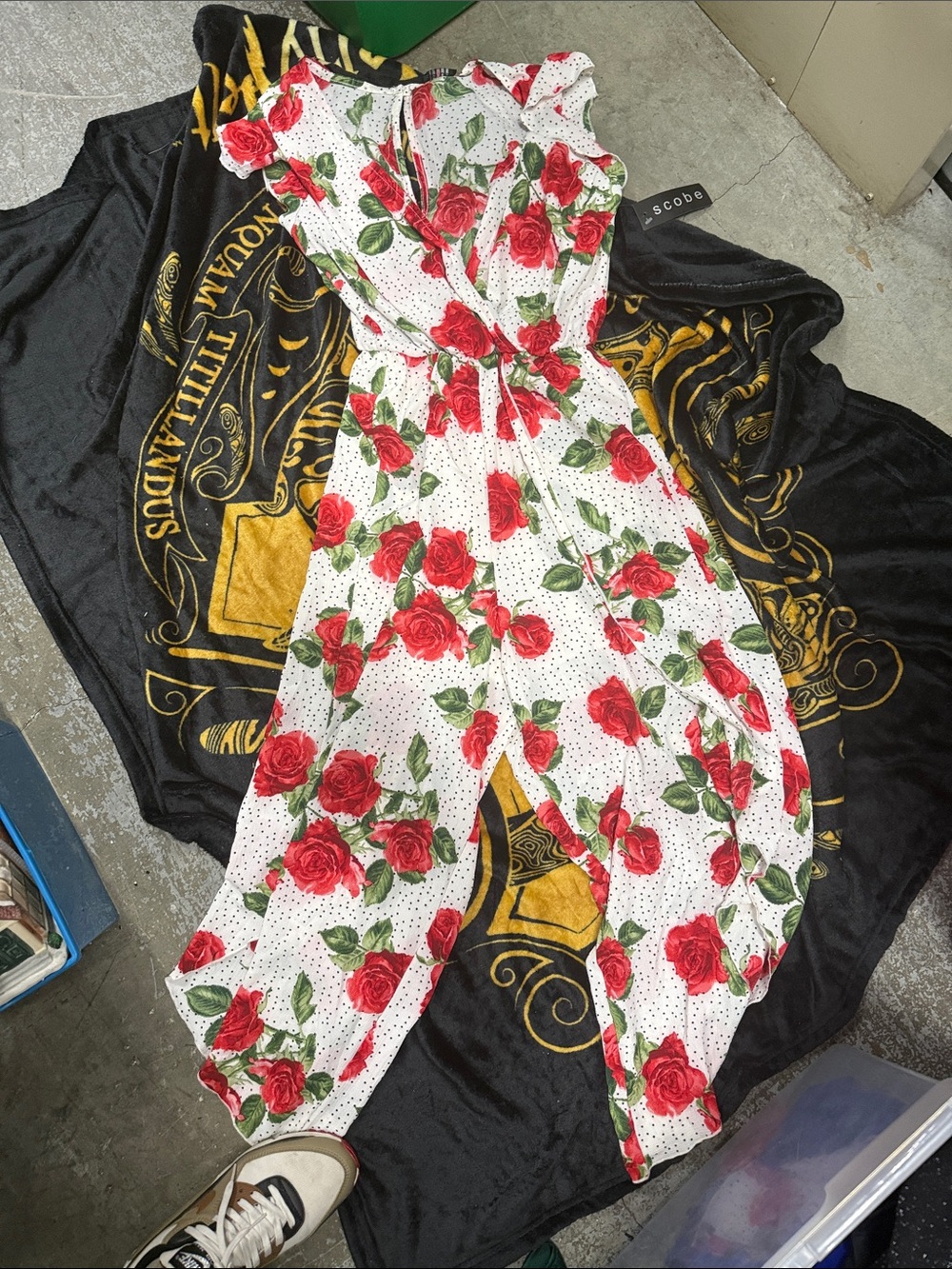 Floral Rose Print Women's Jumpsuit - White with Red Roses